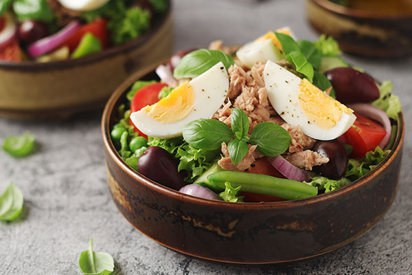 新鮮な食材を活かした季節メニュー